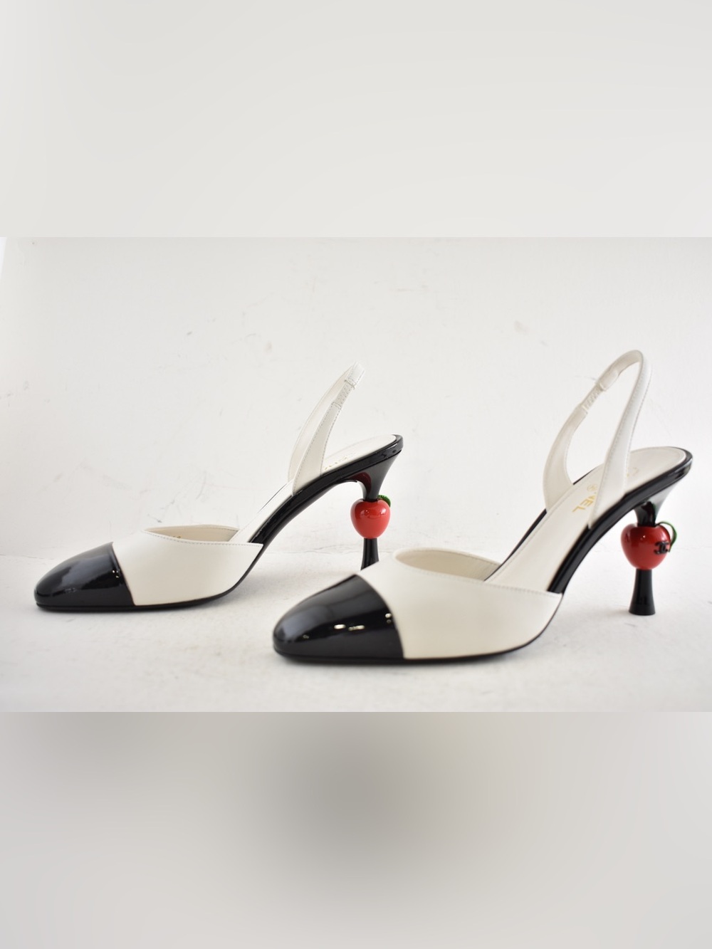 Chanel 26A Metiers Blazy White Black Red Apple Sling CC Slingback Heel Pump 38 - Picture 12 of 16